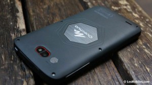 Quechua Phone avec coque intégrée et vissée quechua-phone-5-arriere